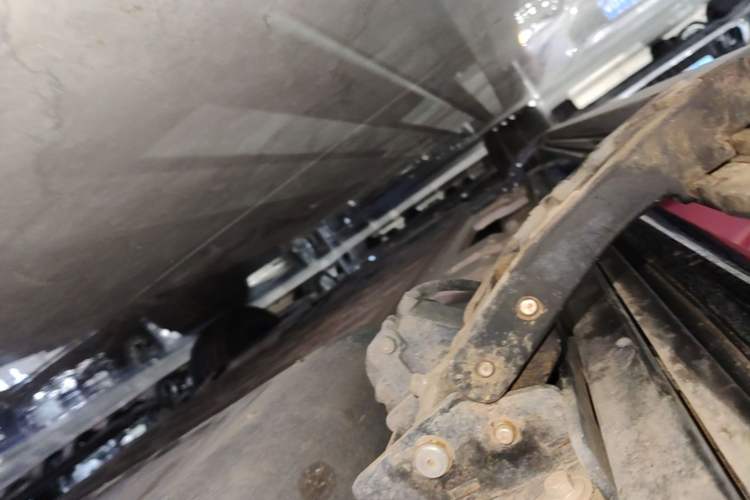 Used Hima AITO M8 2025 Extended-Range Max+ Version 53.4 kWh 6-Seater Edition Left Side Sill