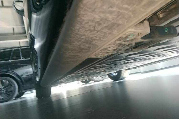 Used Hima AITO M8 2025 Model, Pure Electric Max+ Six-Seat Long-Range Version Left Side Sill