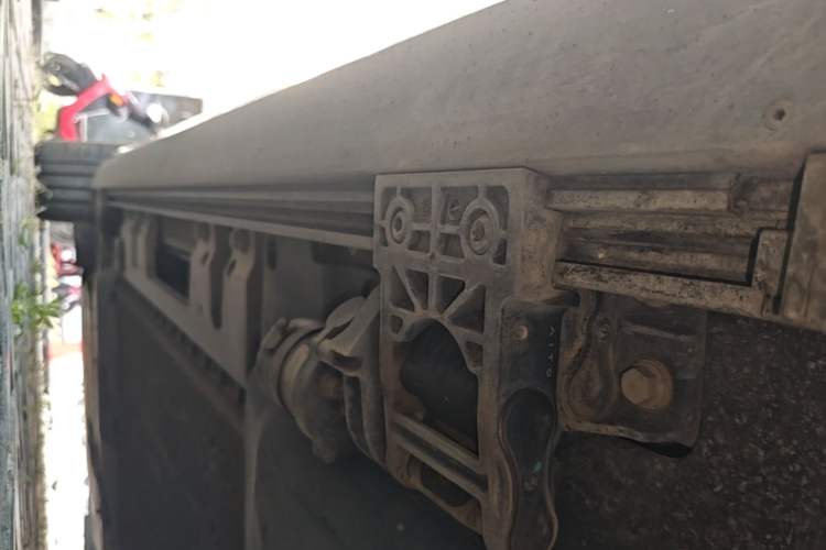 Used Hima AITO M8 2025 Extended-Range Ultra Version 53.4 kWh 6-Seater Edition Left Side Sill