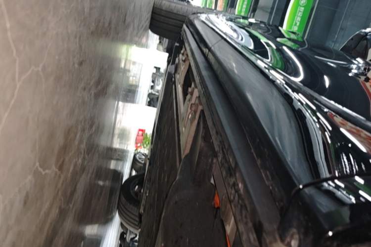 Used Hima AITO M8 2025 Extended-Range Max+ Version 53.4 kWh 5-Seater Edition Left Side Sill