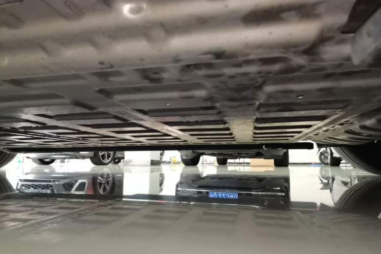 Used Hima AITO M8 2025 Model, Pure Electric Max+ Six-Seat Long-Range Version Left Side Sill