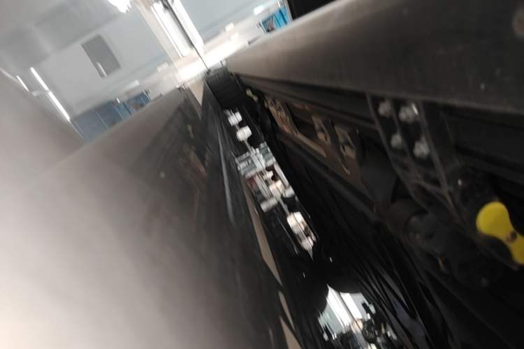 Used Hima AITO M8 2025 Extended-Range Max+ Version 53.4 kWh 6-Seater Edition Left Side Sill