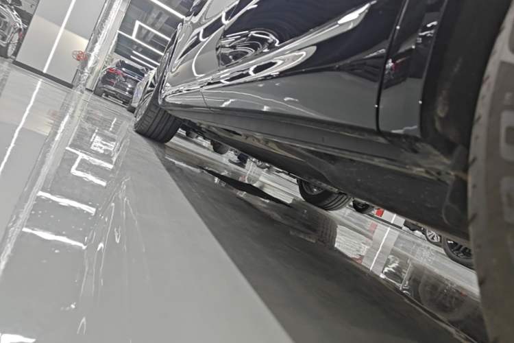 Used Hima AITO M8 2025 Extended-Range Max+ Version 53.4 kWh 5-Seater Edition Left Side Sill