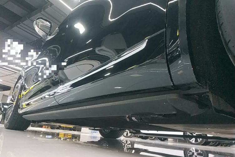 Used Hima AITO M8 2025 Extended-Range Ultra Version 53.4 kWh 6-Seater Edition Left Side Sill