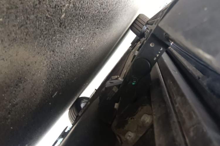Used Hima AITO M8 2025 Extended-Range Ultra Version 53.4 kWh 5-Seater Edition Left Side Sill