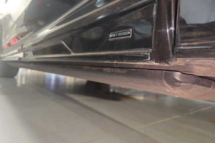 Used Hima AITO M8 2025 Extended-Range Max+ Version 53.4 kWh 6-Seater Edition Left Side Sill