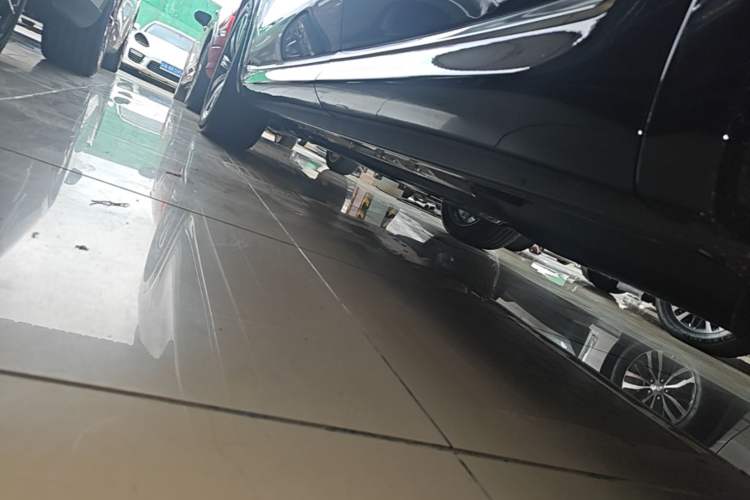 Used Hima AITO M8 2025 Extended-Range Max Version 37 kWh 5-Seater Left Side Sill