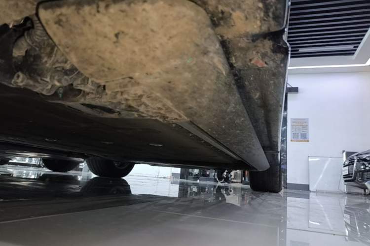 Used Hima AITO M8 2025 Model, Pure Electric Max+ Six-Seat Long-Range Version Left Side Sill