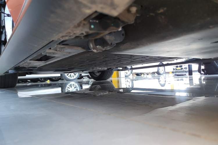 Used Hima AITO M8 2025 Extended-Range Max+ Version 53.4 kWh 5-Seater Edition Left Side Sill