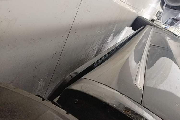 Used Hima AITO M8 2025 Extended-Range Max+ Version 53.4 kWh 5-Seater Edition Left Side Sill