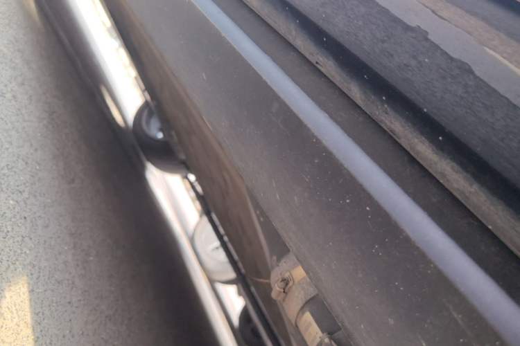 Used Hima AITO M8 2025 Extended-Range Ultra Version 53.4 kWh 6-Seater Edition Left Side Sill