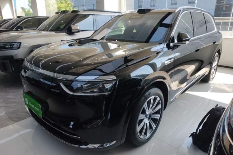 Hima AITO M8 2025 Extended-Range Max+ Version 53.4 kWh 5-Seater Edition