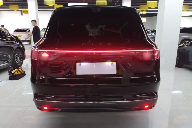 Used Hima AITO M8 2025 Model Pure Electric Ultra Six-Seat Four-Wheel-Drive Version Rear