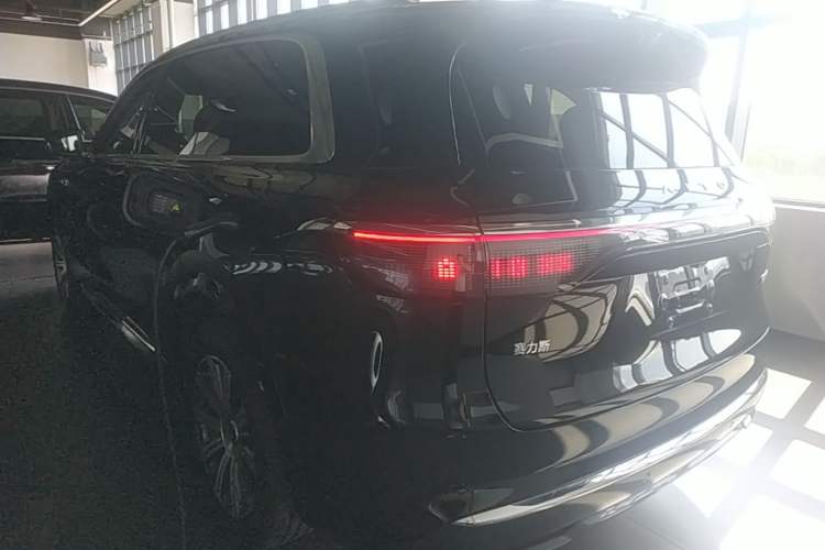 Used Hima AITO M8 2025 Model, Pure Electric Max+ Six-Seat Long-Range Version Rear Left 45 Deg