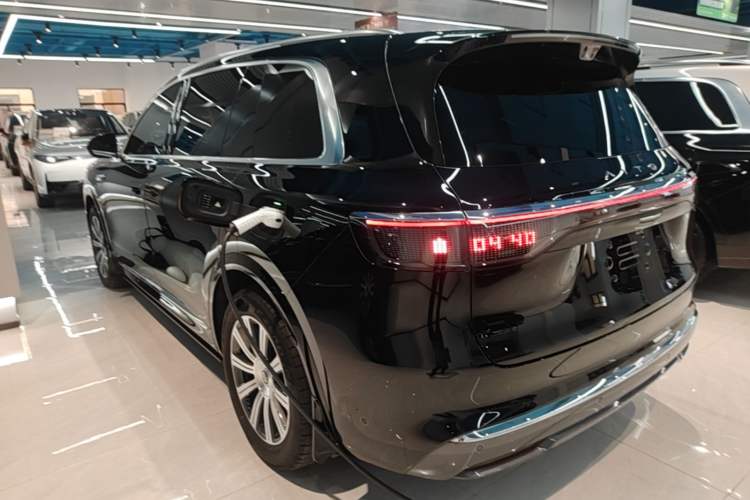 Used Hima AITO M8 2025 Extended-Range Max+ Version 53.4 kWh 6-Seater Edition Rear Left 45 Deg