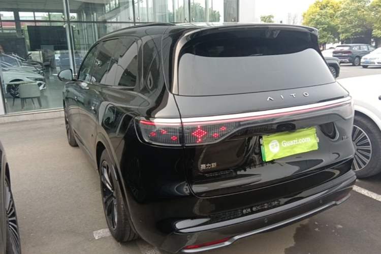 Used Hima AITO M8 2025 Extended-Range Ultra Version 53.4 kWh 5-Seater Edition Rear Left 45 Deg
