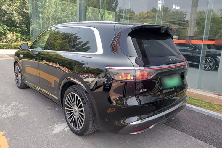 Used Hima AITO M8 2025 Extended-Range Ultra Version 53.4 kWh 6-Seater Edition Rear Left 45 Deg