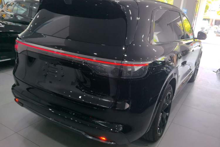 Used Hima AITO M8 2025 Extended-Range Ultra Version 53.4 kWh 5-Seater Edition Rear Right 45 Deg