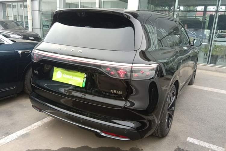 Used Hima AITO M8 2025 Extended-Range Ultra Version 53.4 kWh 5-Seater Edition Rear Right 45 Deg