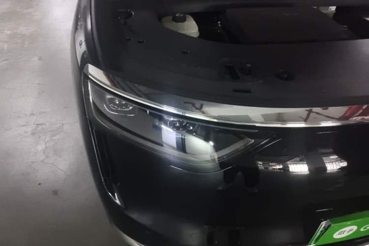 Used Hima AITO M8 2025 Extended-Range Ultra Version 53.4 kWh 6-Seater Edition Right Front Headlight
