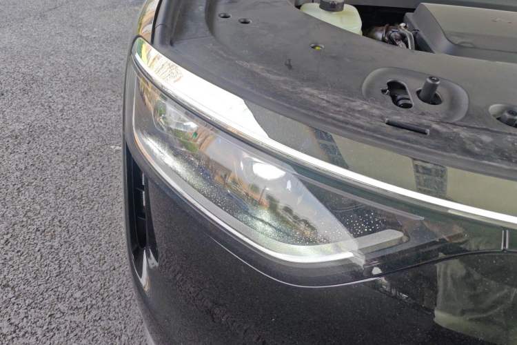 Used Hima AITO M8 2025 Extended-Range Max+ Version 53.4 kWh 6-Seater Edition Right Front Headlight