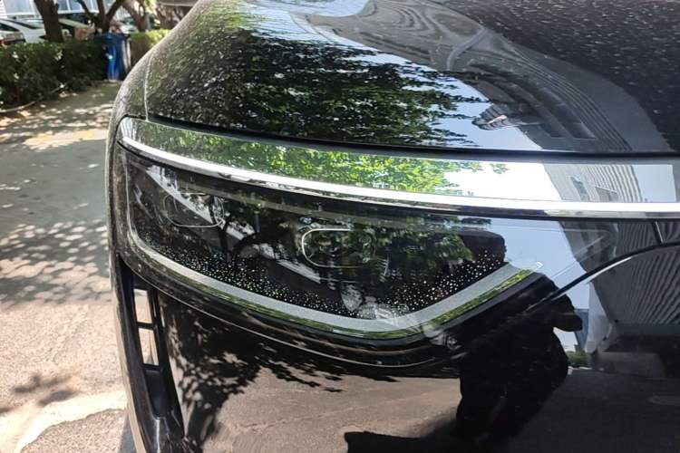 Used Hima AITO M8 2025 Model, Pure Electric Max+ Six-Seat Long-Range Version Right Front Headlight