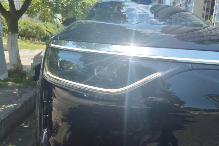 Used Hima AITO M8 2025 Extended-Range Max+ Version 53.4 kWh 5-Seater Edition Right Front Headlight