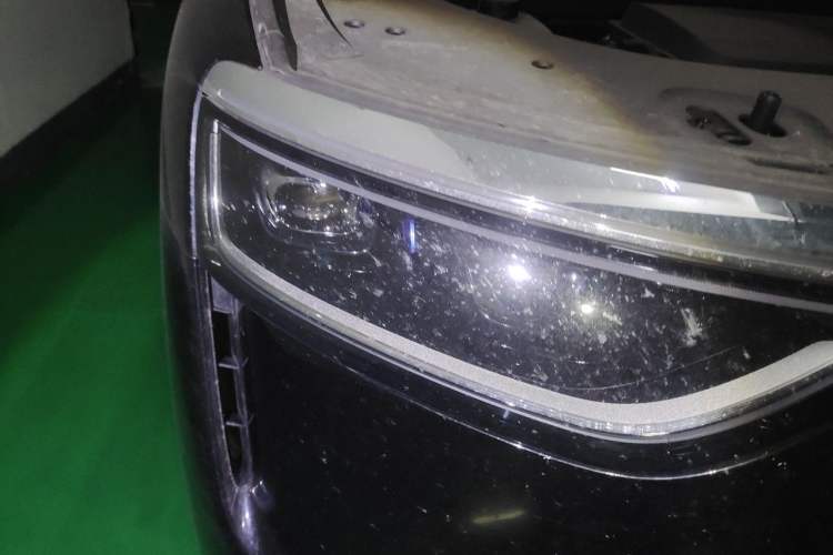Used Hima AITO M8 2025 Extended-Range Max+ Version 53.4 kWh 6-Seater Edition Right Front Headlight