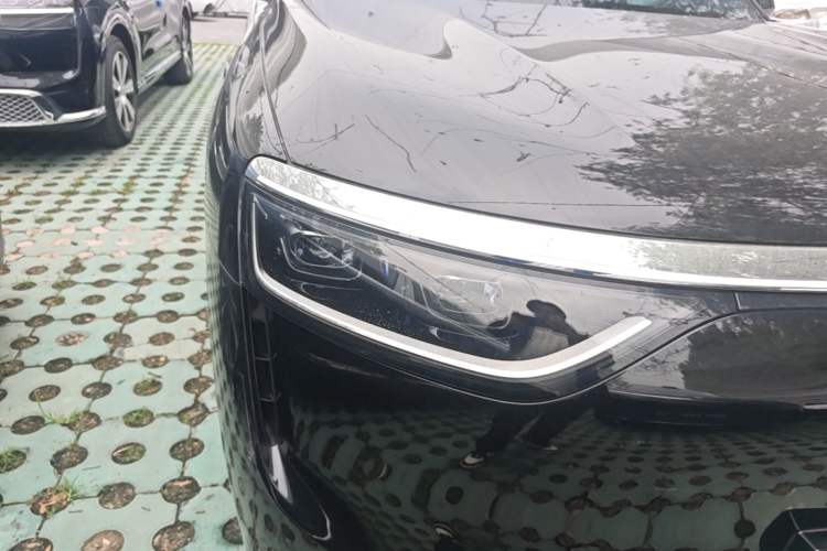 Used Hima AITO M8 2025 Extended-Range Max Version 37 kWh 5-Seater Right Front Headlight