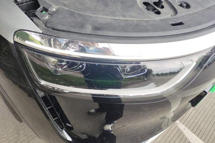 Used Hima AITO M8 2025 Extended-Range Max+ Version 53.4 kWh 5-Seater Edition Right Front Headlight