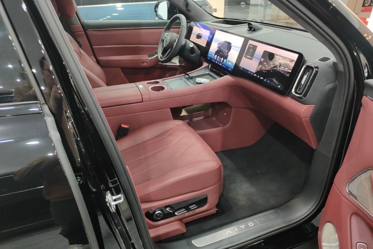Used Hima AITO M8 2025 Extended-Range Ultra Version 53.4 kWh 5-Seater Edition Right Front Seat