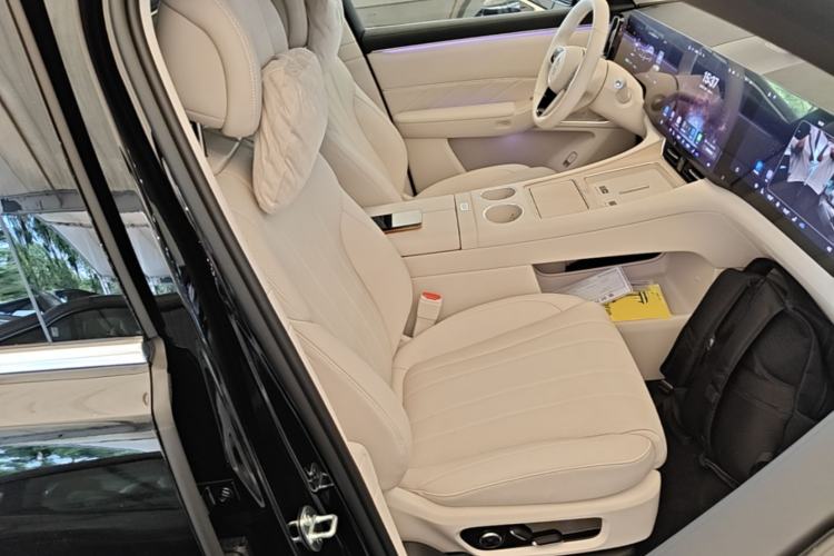 Used Hima AITO M8 2025 Model Range-Extender Max Edition 53.4 kWh, 5-seat version (896-line LiDAR) Right Front Seat