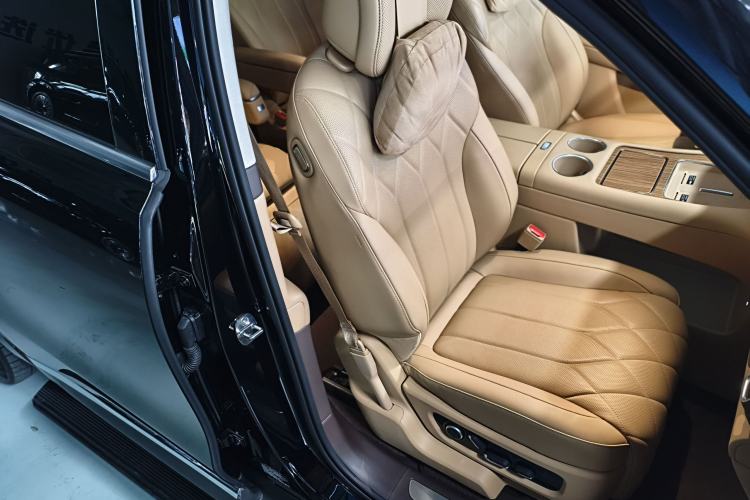 Used Hima AITO M8 2025 Extended-Range Ultra Version 53.4 kWh 6-Seater Edition Right Front Seat