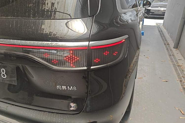 Used Hima AITO M8 2025 Model Range-Extended Max Version 53.4kWh Six-Seater (896-line LiDAR) Right Rear Taillight