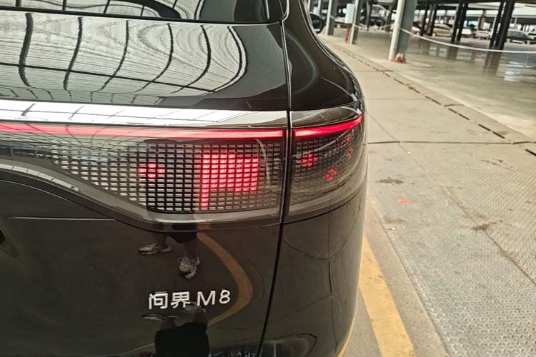 Used Hima AITO M8 2025 Extended-Range Ultra Version 53.4 kWh 6-Seater Edition Right Rear Taillight
