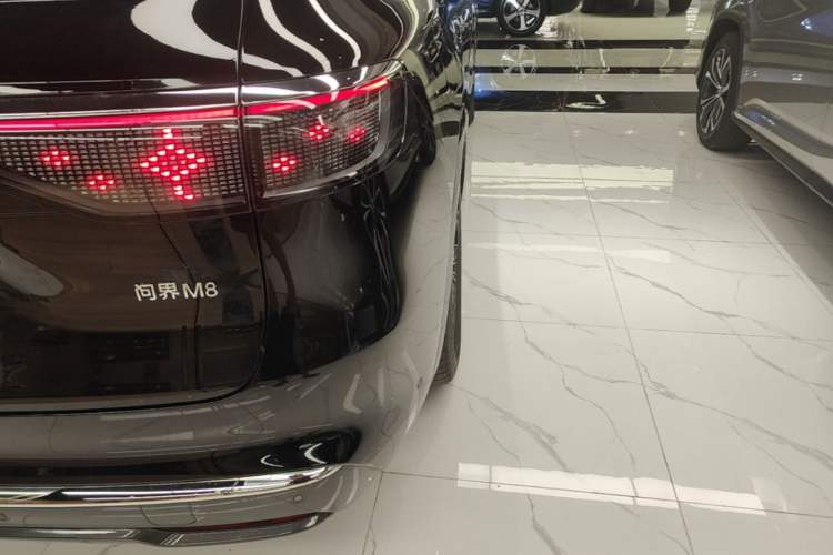 Used Hima AITO M8 2025 Extended-Range Max+ Version 53.4 kWh 5-Seater Edition Right Rear Taillight