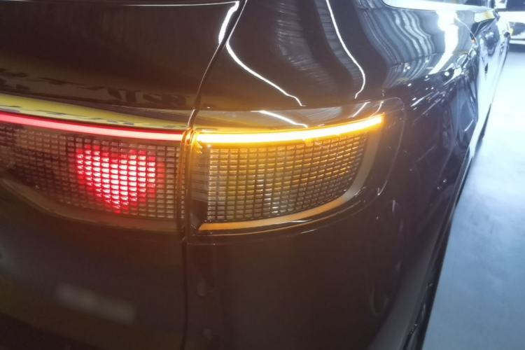 Used Hima AITO M8 2025 Extended-Range Max+ Version 53.4 kWh 5-Seater Edition Right Rear Taillight