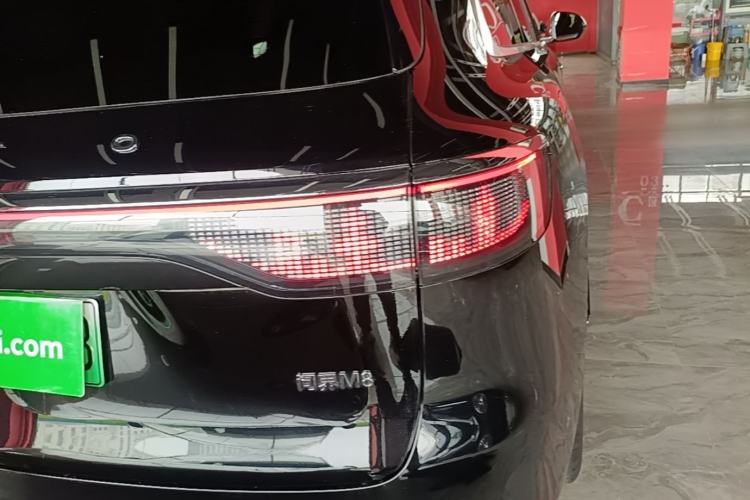 Used Hima AITO M8 2025 Extended-Range Max+ Version 53.4 kWh 6-Seater Edition Right Rear Taillight