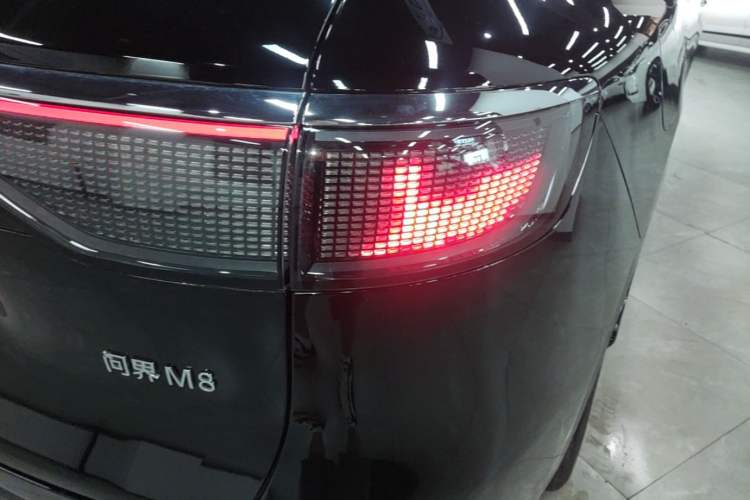 Used Hima AITO M8 2025 Extended-Range Max+ Version 53.4 kWh 5-Seater Edition Right Rear Taillight