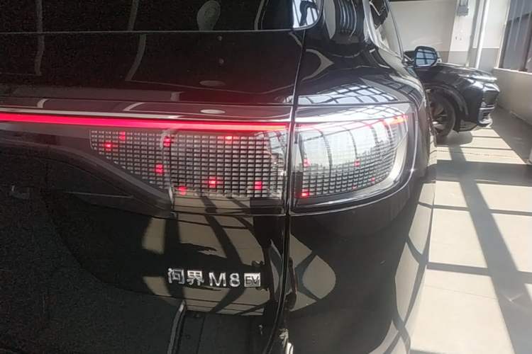 Used Hima AITO M8 2025 Model, Pure Electric Max+ Six-Seat Long-Range Version Right Rear Taillight