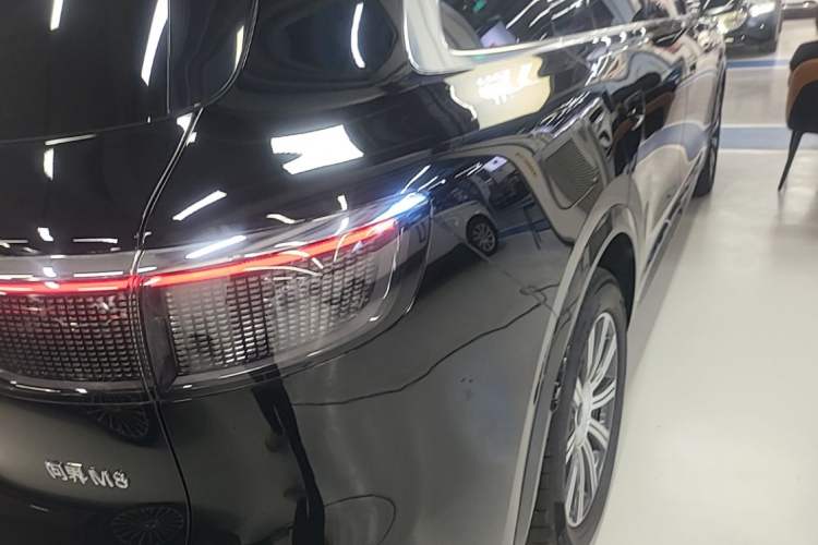 Used Hima AITO M8 2025 Extended-Range Max+ Version 53.4 kWh 5-Seater Edition Right Rear Taillight
