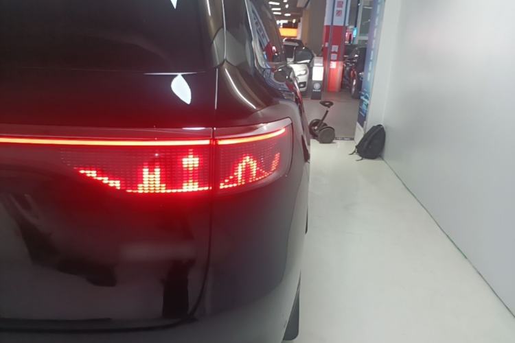 Used Hima AITO M8 2025 Model, Pure Electric Max+ Six-Seat Long-Range Version Right Rear Taillight