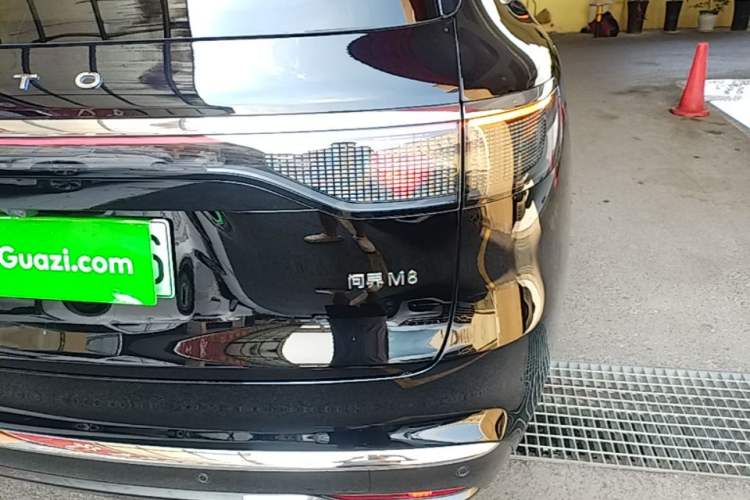 Used Hima AITO M8 2025 Extended-Range Max+ Version 53.4 kWh 6-Seater Edition Right Rear Taillight