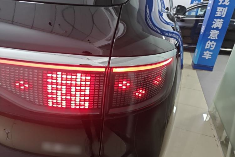 Used Hima AITO M8 2025 Extended-Range Max+ Version 53.4 kWh 6-Seater Edition Right Rear Taillight
