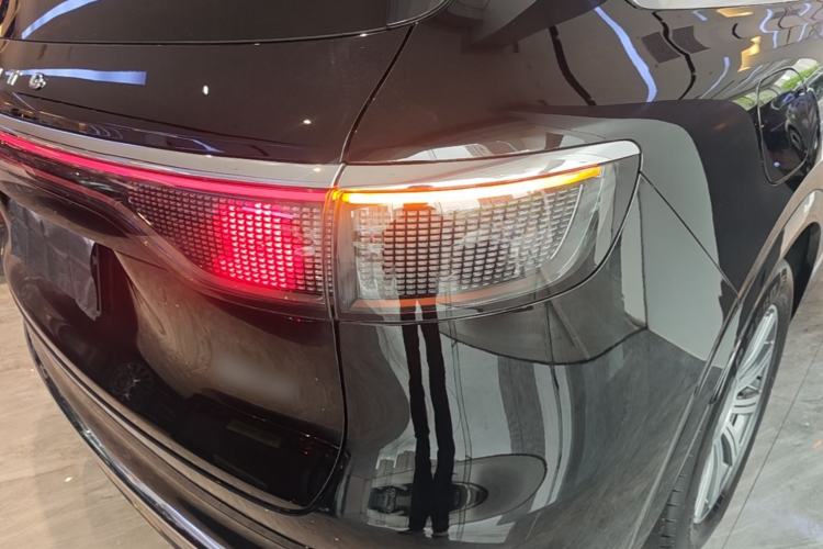 Used Hima AITO M8 2025 Extended-Range Max+ Version 53.4 kWh 6-Seater Edition Right Rear Taillight