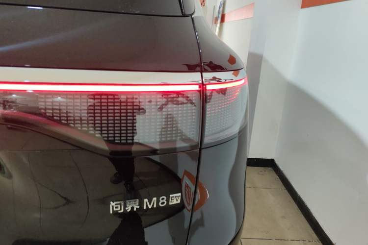 Used Hima AITO M8 2025 Model Pure Electric Max+ Five-Seat Long-Range Version Right Rear Taillight