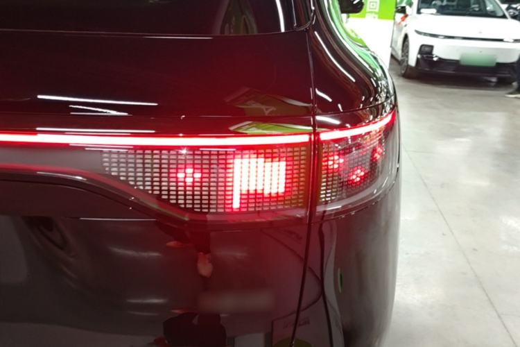 Used Hima AITO M8 2025 Extended-Range Max+ Version 53.4 kWh 5-Seater Edition Right Rear Taillight