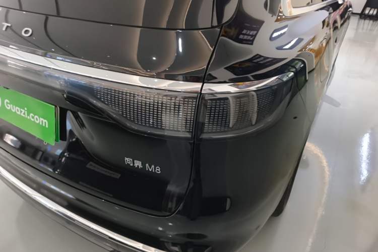 Used Hima AITO M8 2025 Extended-Range Max+ Version 53.4 kWh 5-Seater Edition Right Rear Taillight