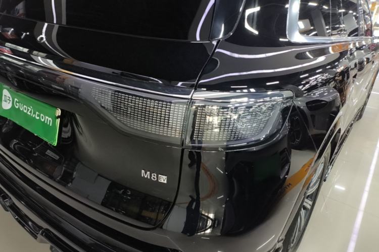 Used Hima AITO M8 2025 Model, Pure Electric Max+ Six-Seat Long-Range Version Right Rear Taillight