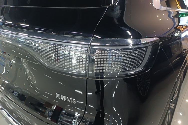 Used Hima AITO M8 2025 Extended-Range Max+ Version 53.4 kWh 6-Seater Edition Right Rear Taillight